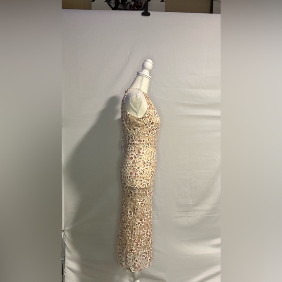 Dresses 2 for $25 or 3 for $35 (Mix & match) - Picture 4 of 6